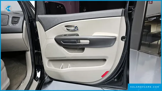 KIA CARNIVAL 9-SEATER LUXURY