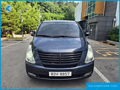 HYUNDAI STAREX 5-SEATER VAN
