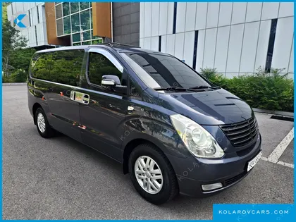 HYUNDAI STAREX 5-SEATER VAN