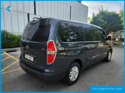 HYUNDAI STAREX 5-SEATER VAN