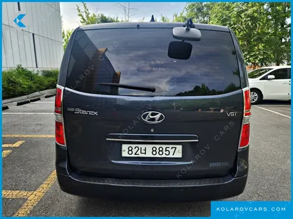 HYUNDAI STAREX 5-SEATER VAN