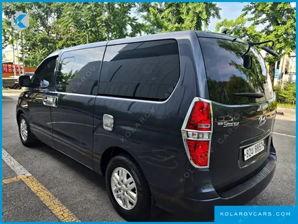 HYUNDAI STAREX 5-SEATER VAN