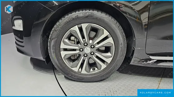 KIA CARNIVAL 11-SEATER PRESTIGE