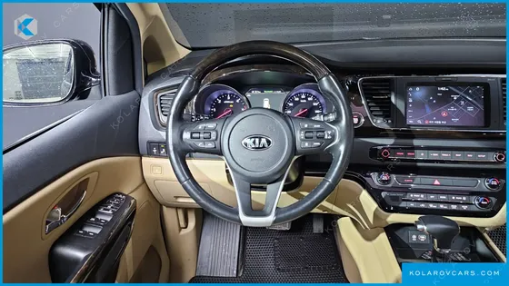 KIA CARNIVAL 11-SEATER PRESTIGE