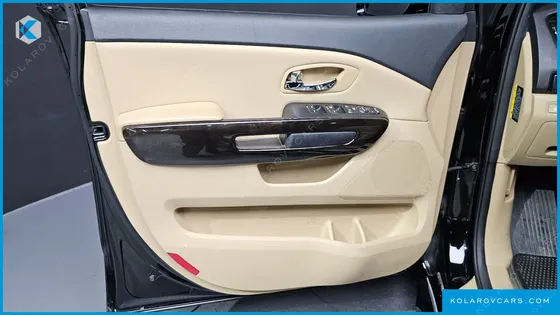 KIA CARNIVAL 11-SEATER PRESTIGE