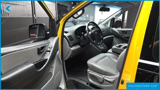 HYUNDAI STAREX 12-SEATER WAGON