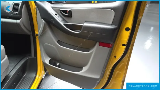 HYUNDAI STAREX 12-SEATER WAGON