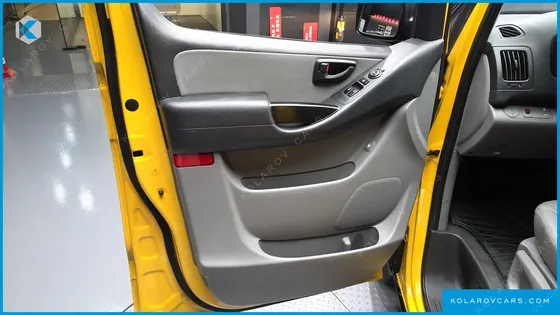 HYUNDAI STAREX 12-SEATER WAGON