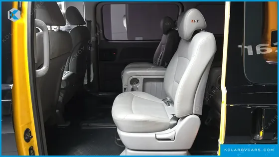 HYUNDAI STAREX 12-SEATER WAGON