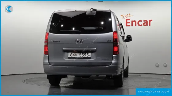 HYUNDAI STAREX 5-SEATER VAN