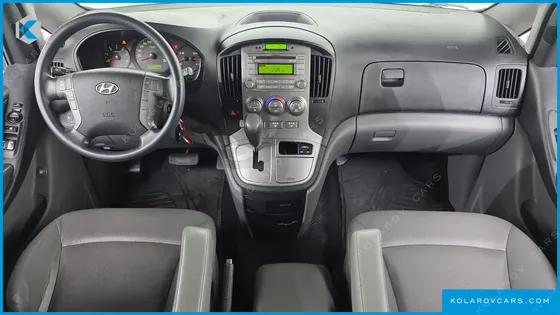 HYUNDAI STAREX 5-SEATER VAN