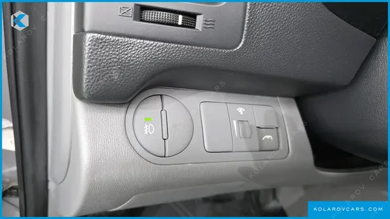 HYUNDAI STAREX 5-SEATER VAN