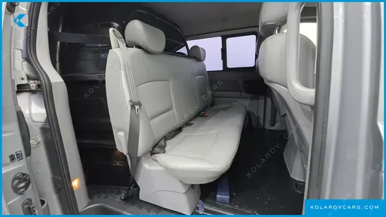 HYUNDAI STAREX 5-SEATER VAN
