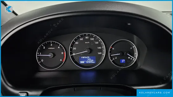 HYUNDAI STAREX 12-SEATER WAGON
