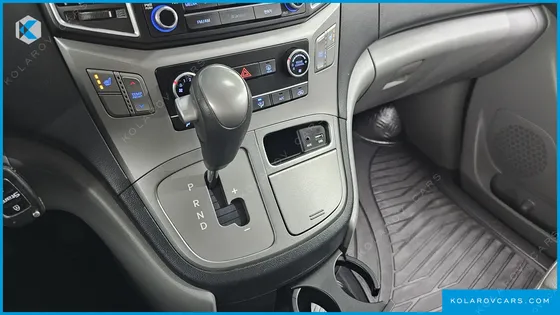 HYUNDAI STAREX 12-SEATER WAGON