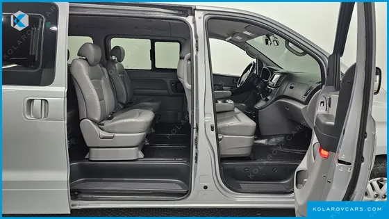HYUNDAI STAREX 12-SEATER WAGON