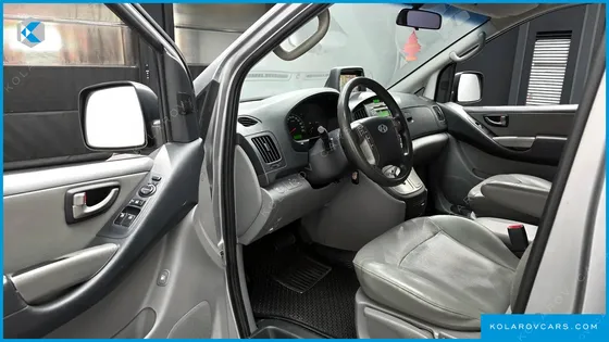 HYUNDAI STAREX 11-SEATER WAGON