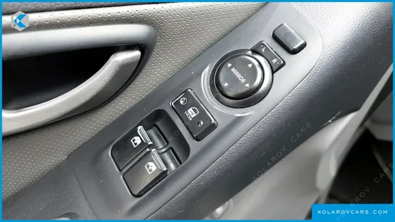 HYUNDAI STAREX 11-SEATER WAGON