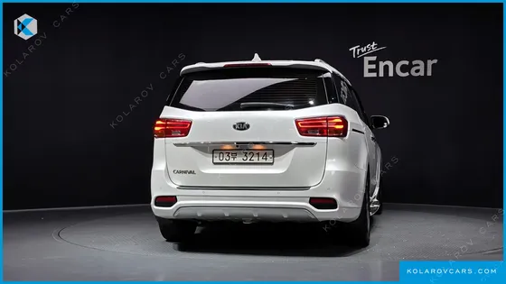 KIA CARNIVAL 9-SEATER NOBLESSE