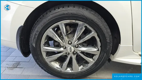 KIA CARNIVAL 9-SEATER NOBLESSE