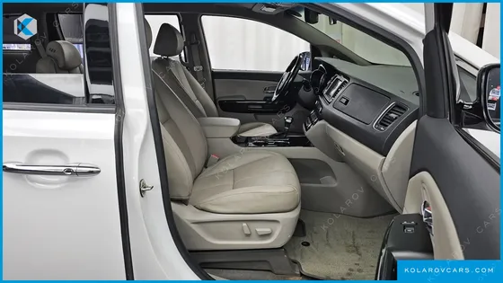 KIA CARNIVAL 9-SEATER NOBLESSE