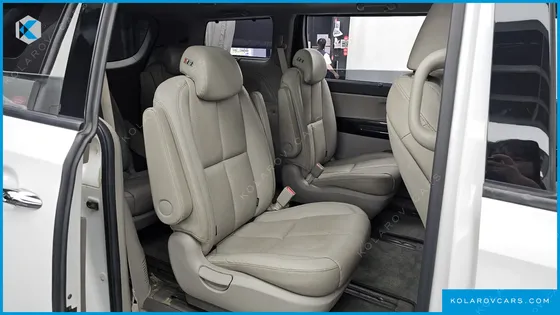 KIA CARNIVAL 9-SEATER NOBLESSE