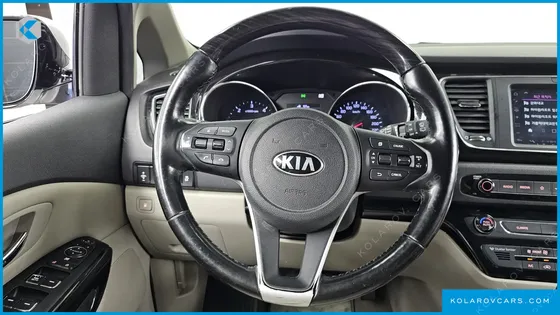 KIA CARNIVAL 9-SEATER NOBLESSE