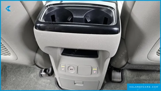 KIA CARNIVAL 9-SEATER NOBLESSE