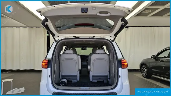 KIA CARNIVAL 9-SEATER NOBLESSE