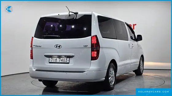 HYUNDAI STAREX 11-SEATER WAGON