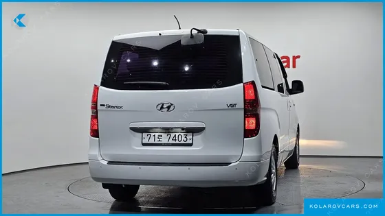 HYUNDAI STAREX 11-SEATER WAGON