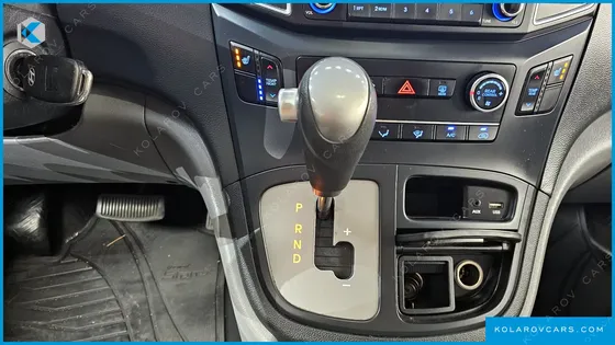 HYUNDAI STAREX 11-SEATER WAGON