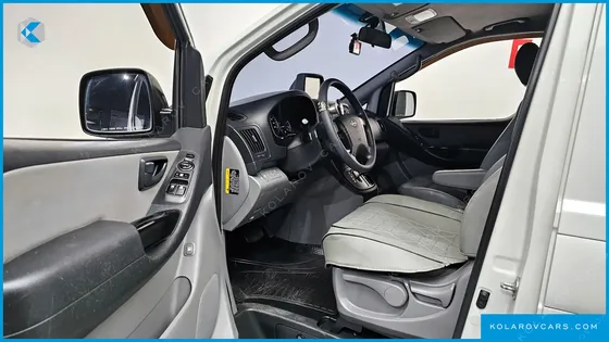 HYUNDAI STAREX 11-SEATER WAGON