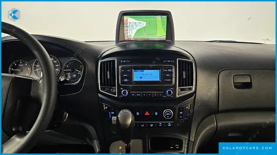 HYUNDAI STAREX 11-SEATER WAGON