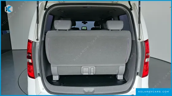 HYUNDAI STAREX 11-SEATER WAGON
