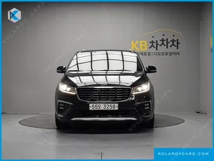 KIA CARNIVAL 7-SEATER LIMOUSINE
