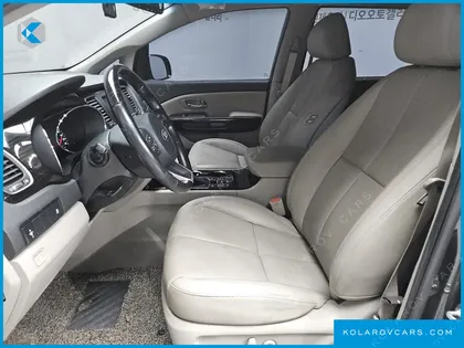 KIA CARNIVAL 7-SEATER LIMOUSINE
