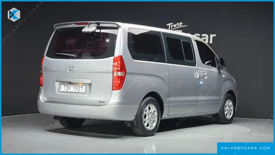 HYUNDAI STAREX 11-SEATER WAGON