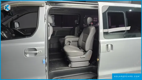 HYUNDAI STAREX 11-SEATER WAGON