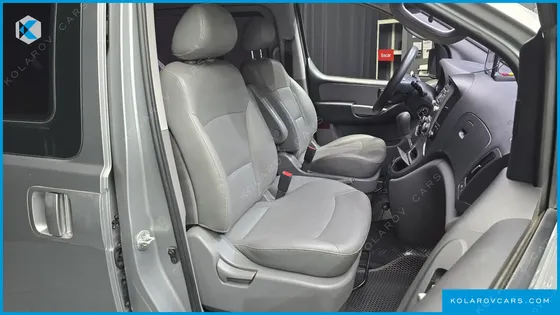 HYUNDAI STAREX 11-SEATER WAGON