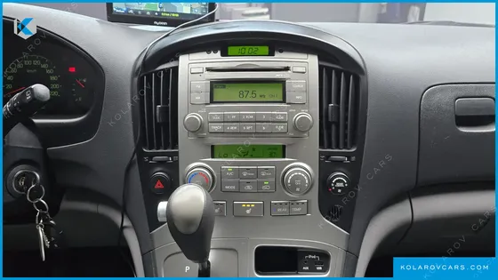 HYUNDAI STAREX 11-SEATER WAGON