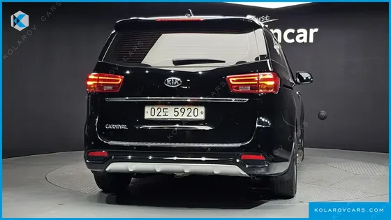 KIA CARNIVAL 9-SEATER PRSTIGE