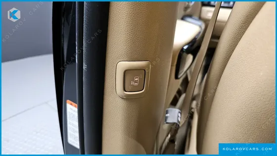 KIA CARNIVAL 9-SEATER PRSTIGE