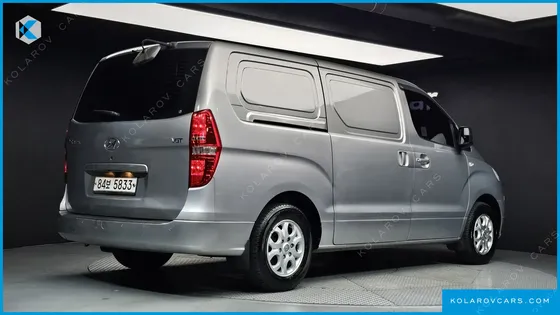 HYUNDAI STAREX 3-SEATER VAN
