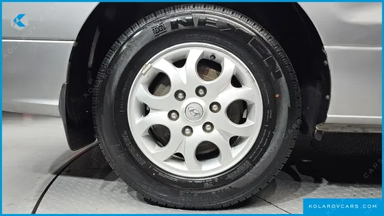 HYUNDAI STAREX 3-SEATER VAN