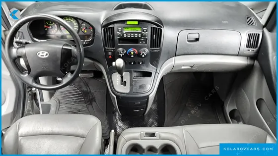 HYUNDAI STAREX 3-SEATER VAN
