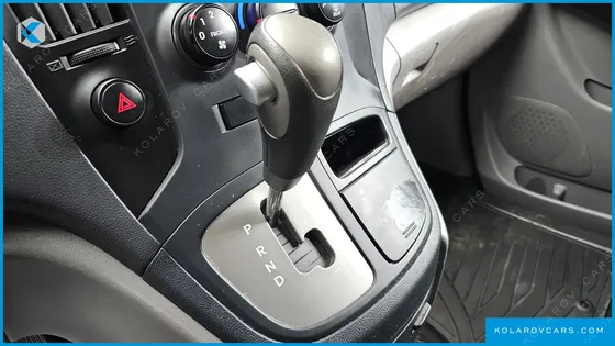 HYUNDAI STAREX 3-SEATER VAN