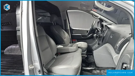 HYUNDAI STAREX 3-SEATER VAN