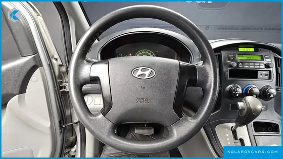 HYUNDAI STAREX 3-SEATER VAN