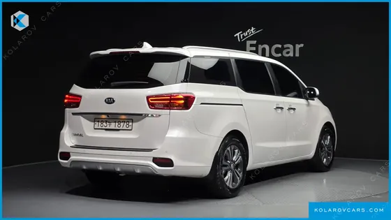 KIA CARNIVAL 9-SEATER LUXURY